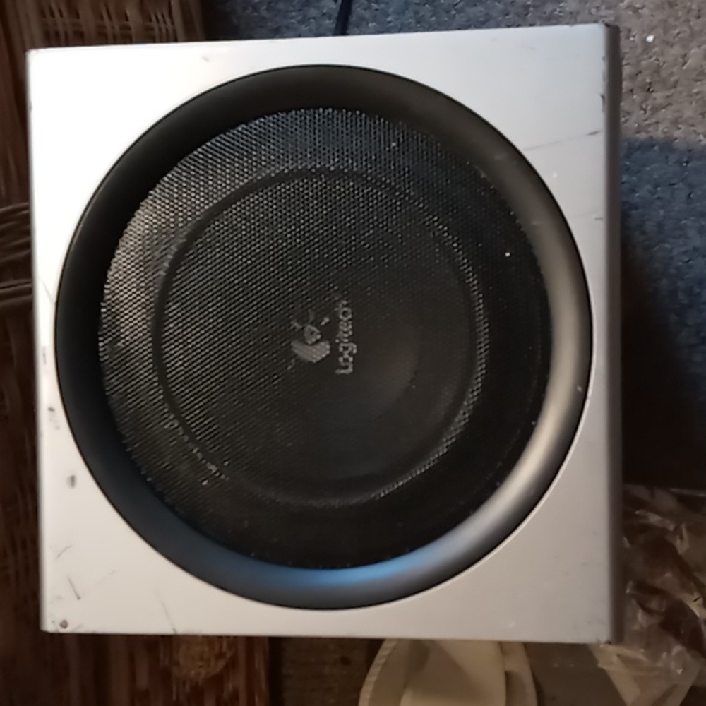 Logitech subwoofer